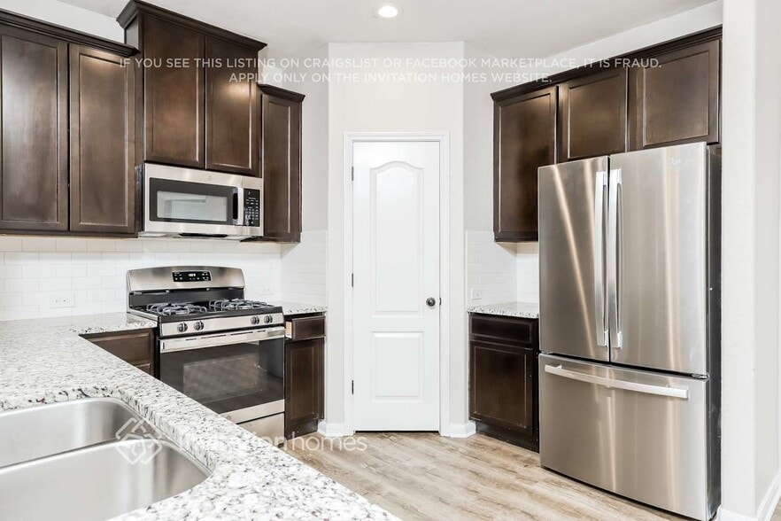 Building Photo - 13427 Colorado Parke