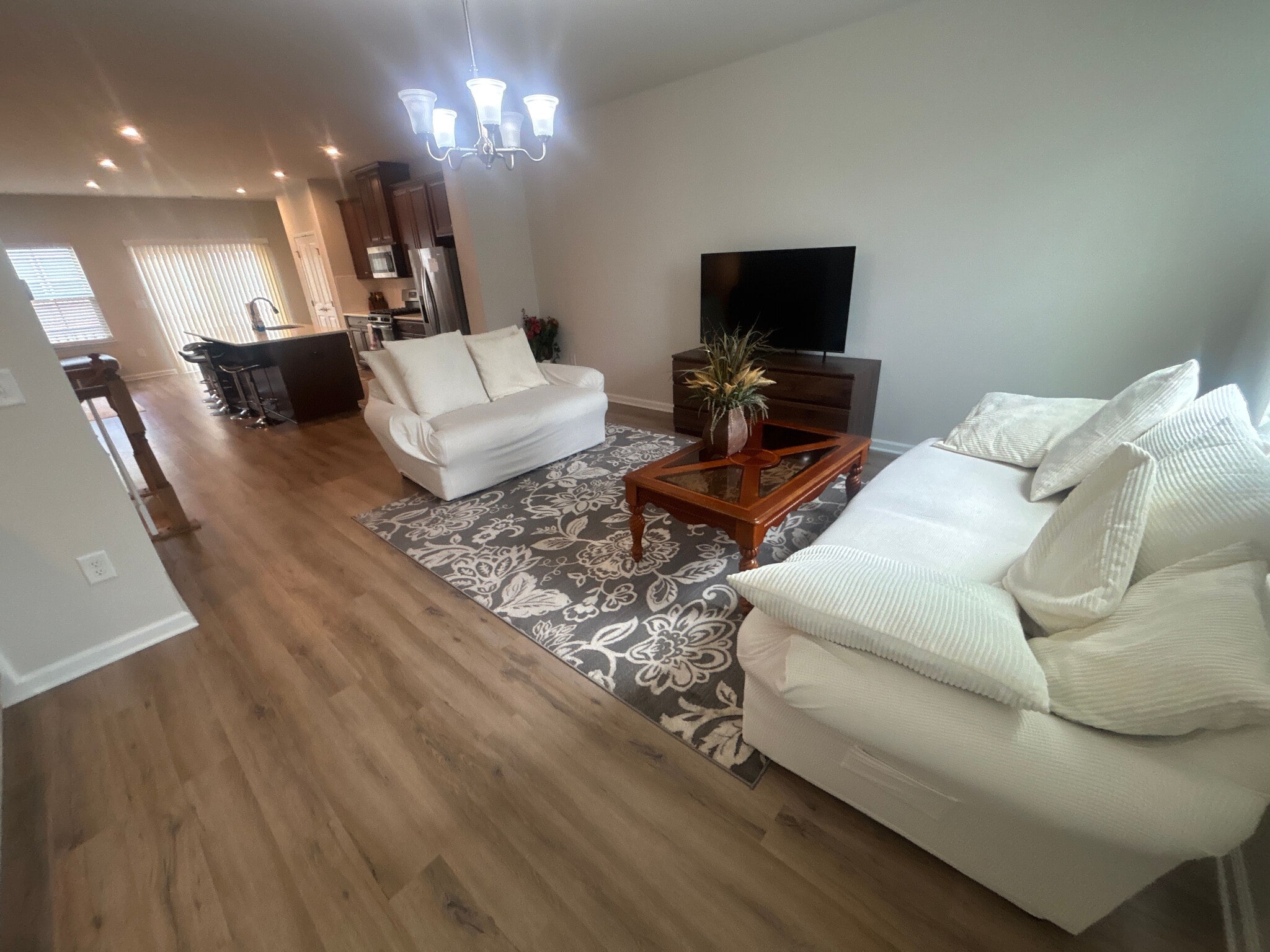 Building Photo - Room in Townhome on Poplar Leaf Way