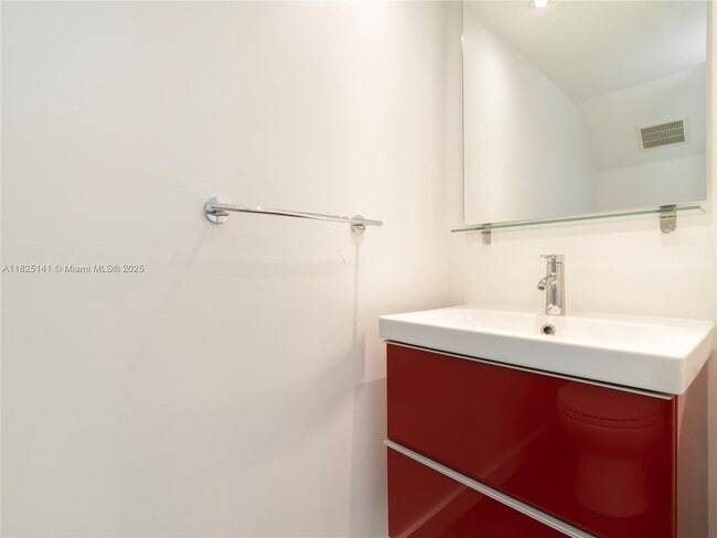 Building Photo - 10224 SW 77th Ct