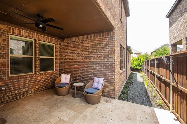 Building Photo - 2168 Miramar Dr