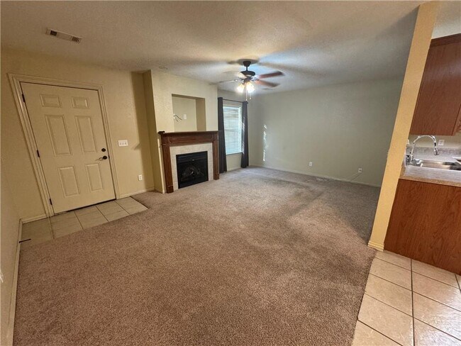 Building Photo - 4015 Glenstone Terrace