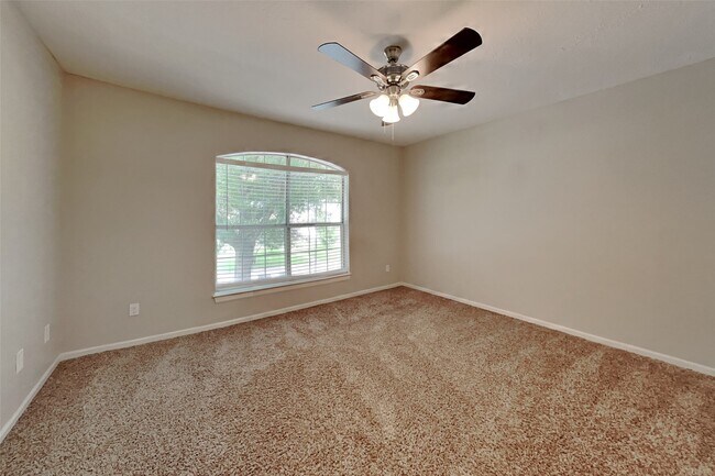 Building Photo - 4906 Echo Falls Dr