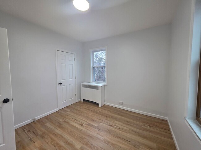 Building Photo - 131 Bausman St