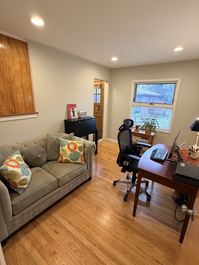 Building Photo - 137 Richard Ave