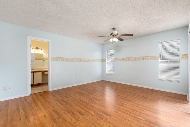 Building Photo - SUPER LOCATION FOR THIS 3/2 w 2 car garage home!!