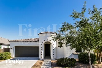 Building Photo - 22464 Via Del Oro