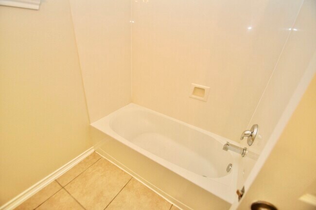 Building Photo - 12315 Field Brook Ct