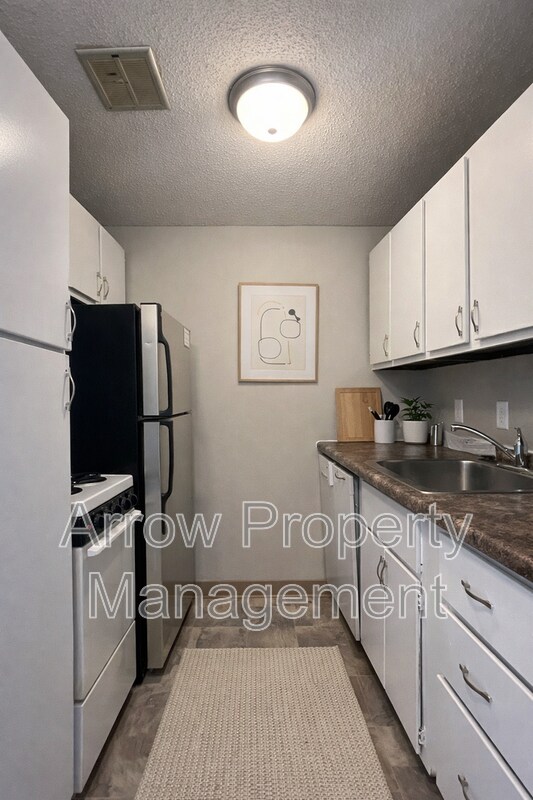 Building Photo - 1119 E St