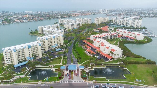 Building Photo - 8041 Sailboat Key Blvd S