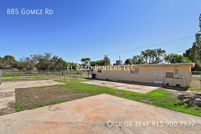 Building Photo - 885 Gomez Rd