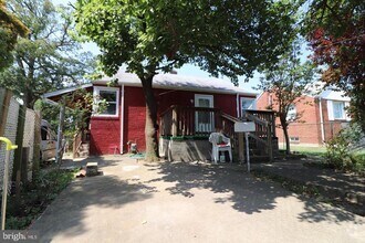 Building Photo - 817 Chillum Rd