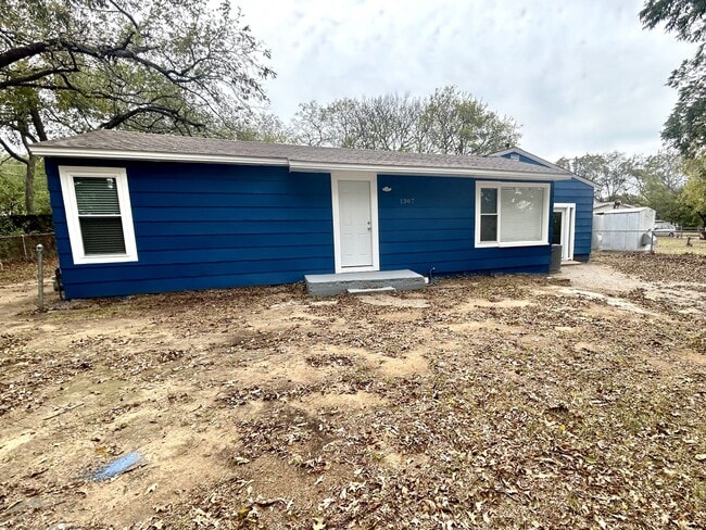 Building Photo - 1307 B St SE