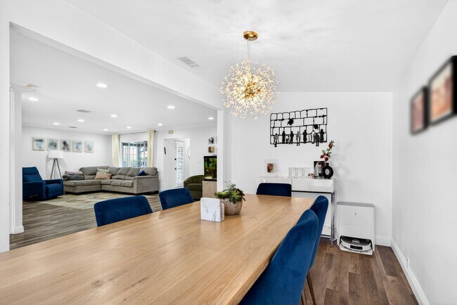 Building Photo - 6257 Bluebell Ave