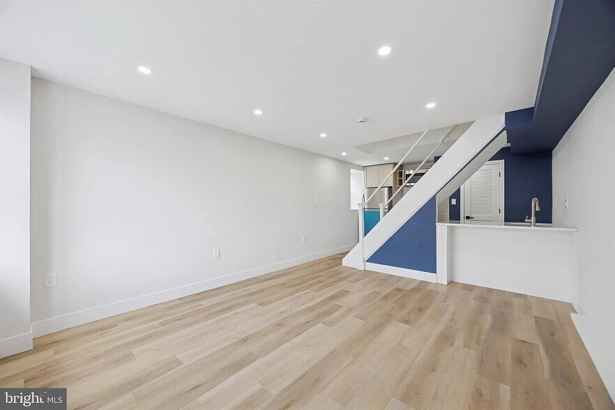 Building Photo - 4522 Baker St