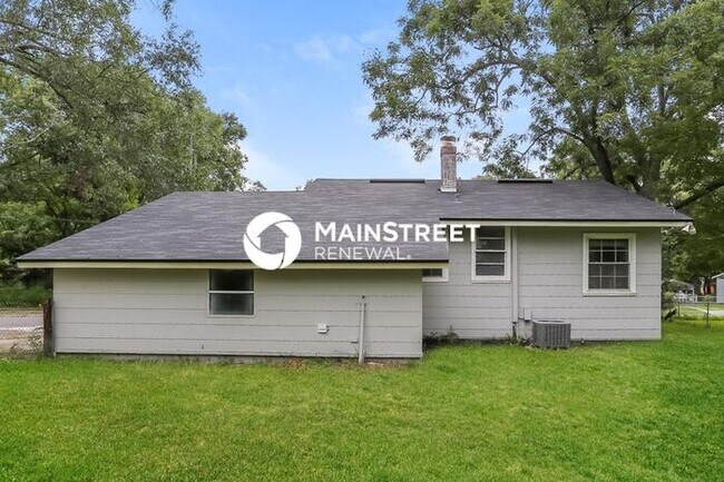 Building Photo - 3 Bedroom Pet-Friendly Home in Jacksonvill...