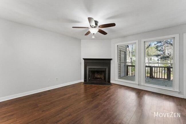 Building Photo - 134 Sanair Ct