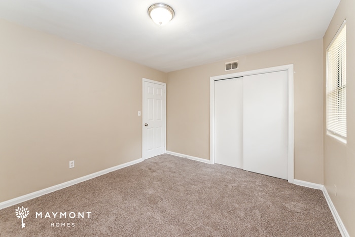 Building Photo - 6316 Solandra Dr