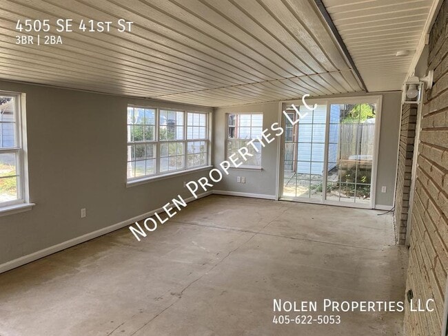 Building Photo - 4505 SE 41st St