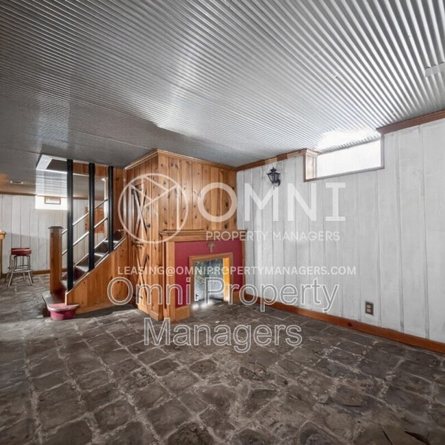 Building Photo - 11529 Roxbury St