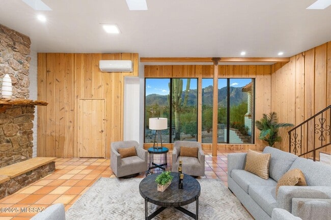 Building Photo - 2940 E Camino Juan Paisano