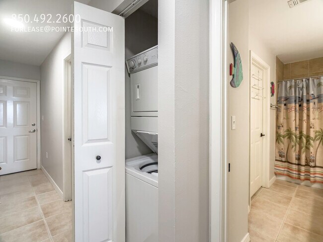 Building Photo - 13500 Sandy Key Dr