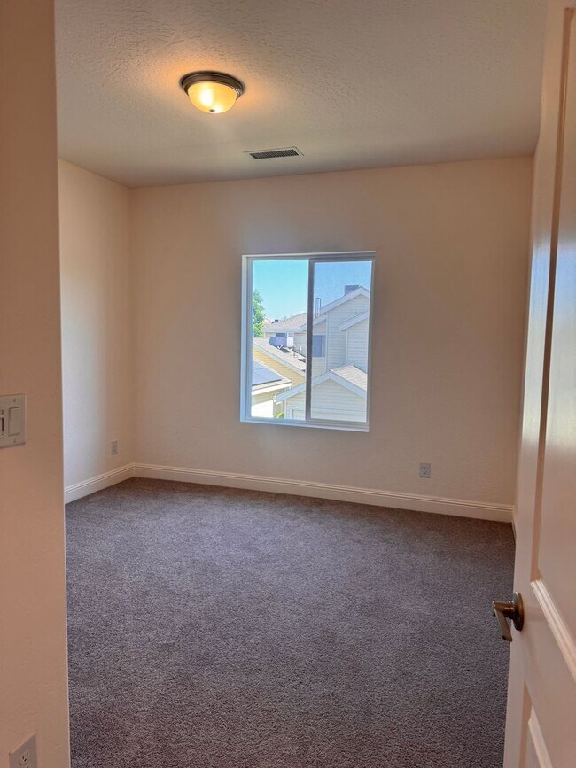 Building Photo - 4438 Langden Dr