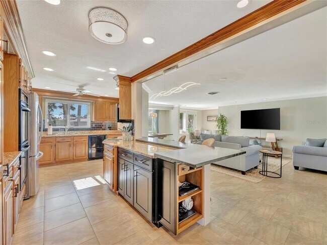 Building Photo - 10432 Sandpiper Rd W