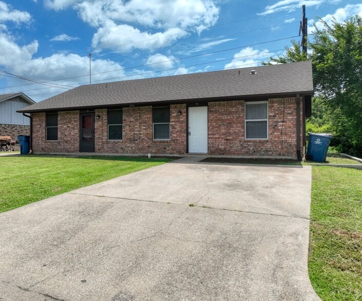 Building Photo - 2001 Interurban Blvd