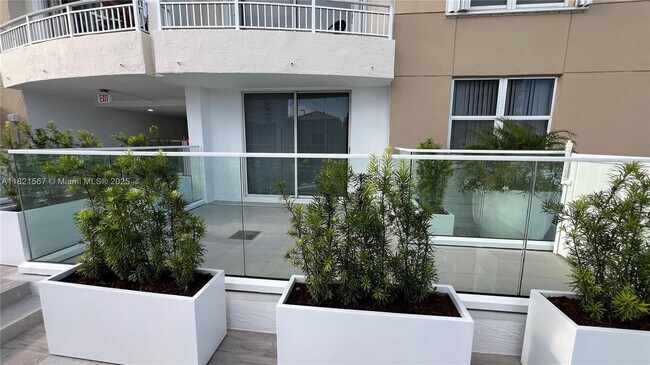 Building Photo - 770 Claughton Island Dr