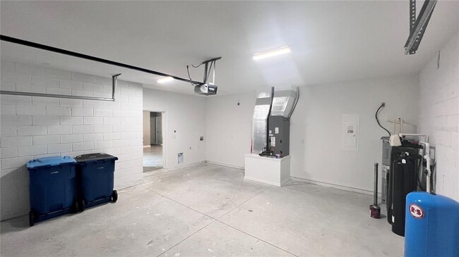 Building Photo - 446 Alamo St