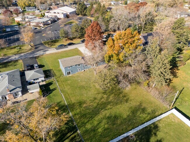 Building Photo - 2N359 Mildred Ave