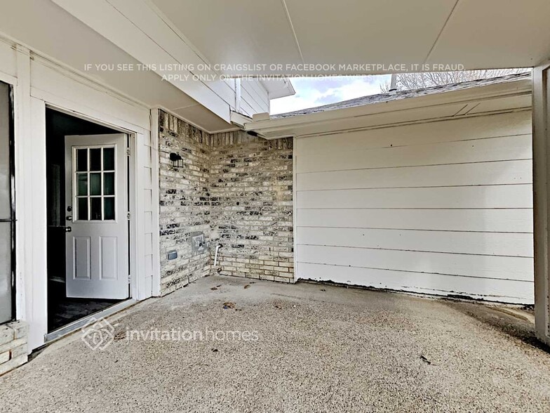 Building Photo - 649 Lake Bluff Dr