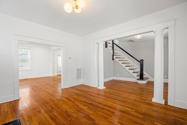 Building Photo - Spacious Corner-Lot Home on Carolina Ave