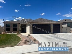 Building Photo - 685 Arran Way