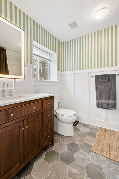 Building Photo - 2312 Fitzwater St