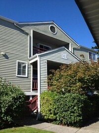 Building Photo - Beautiful Townhome Style Condo Harbour Pointe / Mukilteo