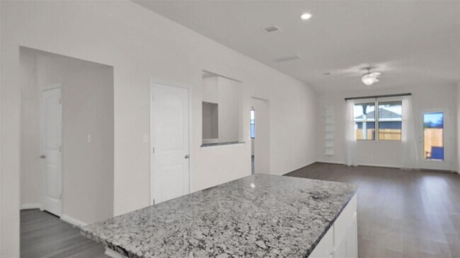 Building Photo - 19032 Quebrada Dr