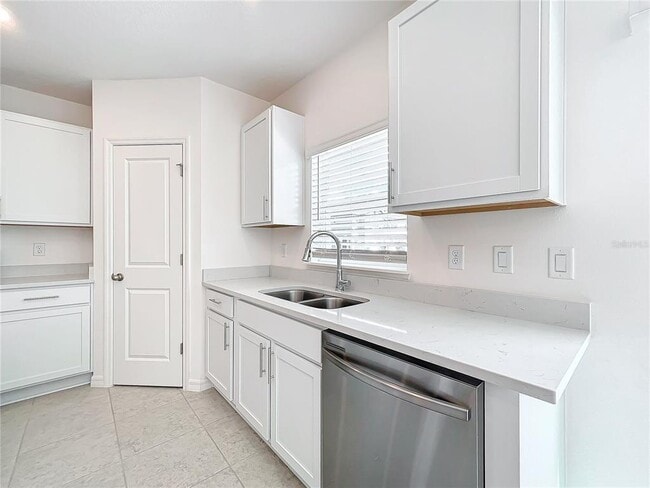 Building Photo - 3886 ACADEMIA Ave