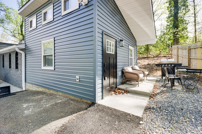 Building Photo - 5123 Boulder Dr