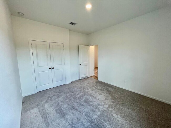 Building Photo - 17202 Coppice Oak Dr