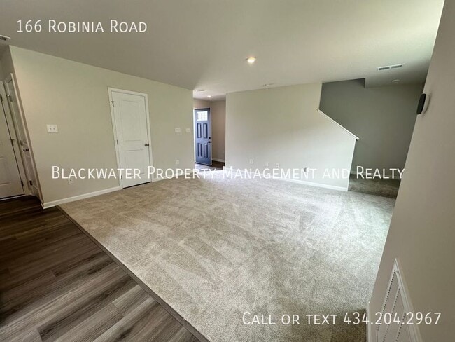 Building Photo - 166 Robinia Rd