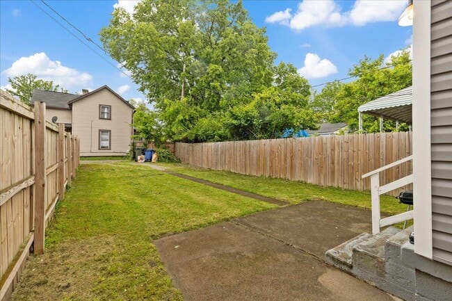 Building Photo - 695 Miller Ave