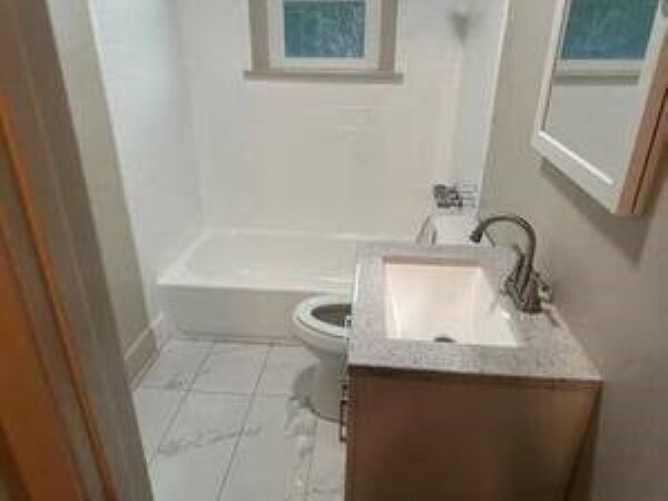 Bathroom - 1533 Hauser Blvd