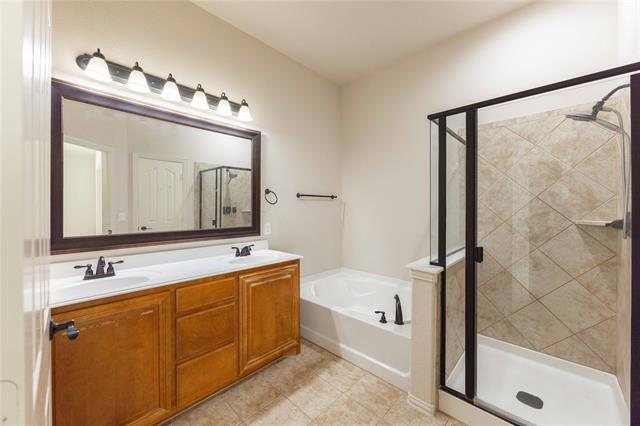 Building Photo - 2340 Aurora Dr