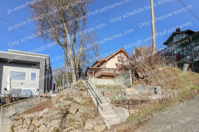 Building Photo - 3232 N Michigan Ave