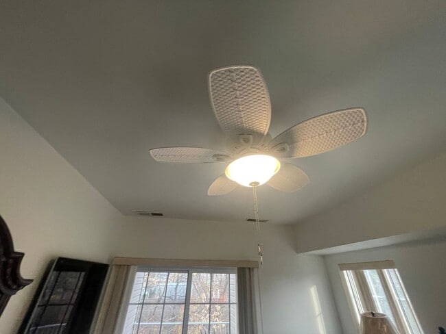 Building Photo - Condo unit 2BR 2 Baths 55+ and older