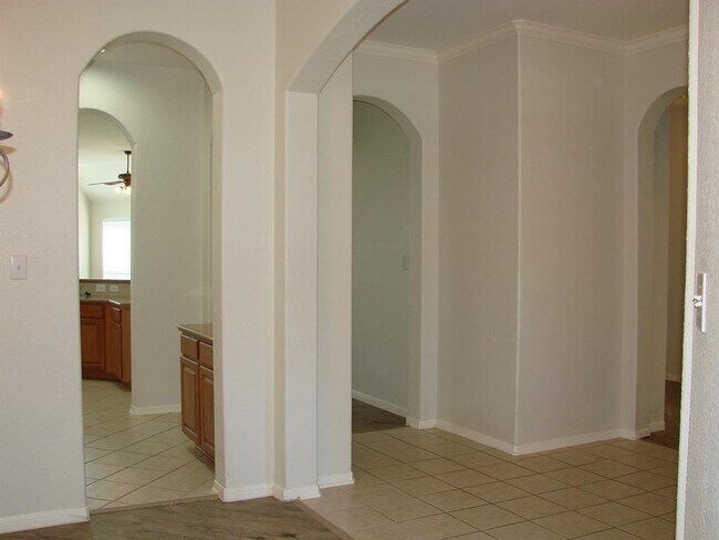 Building Photo - 22434 Cascade Springs Dr