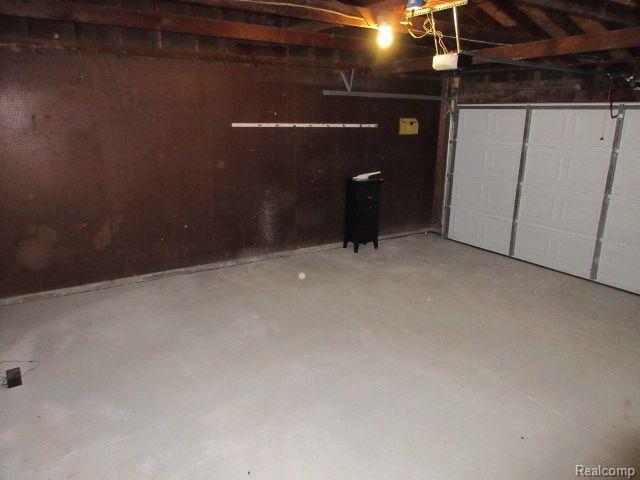 Building Photo - 19960 Hickory Leaf St