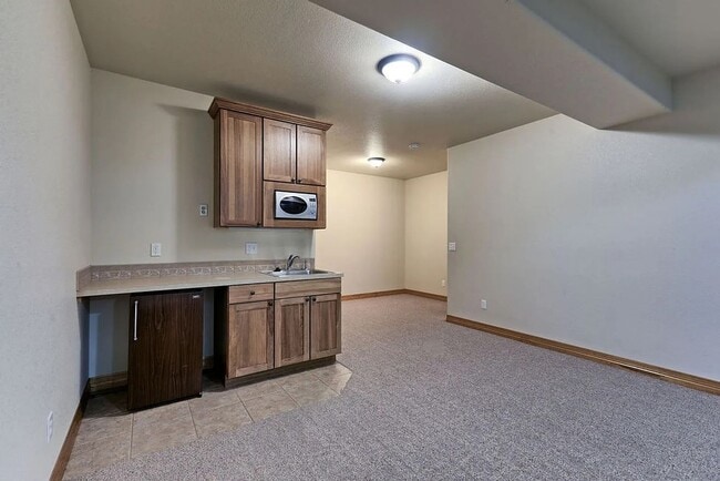 Building Photo - Light-Filled Living in a Peaceful Fort Collins Neighborhood