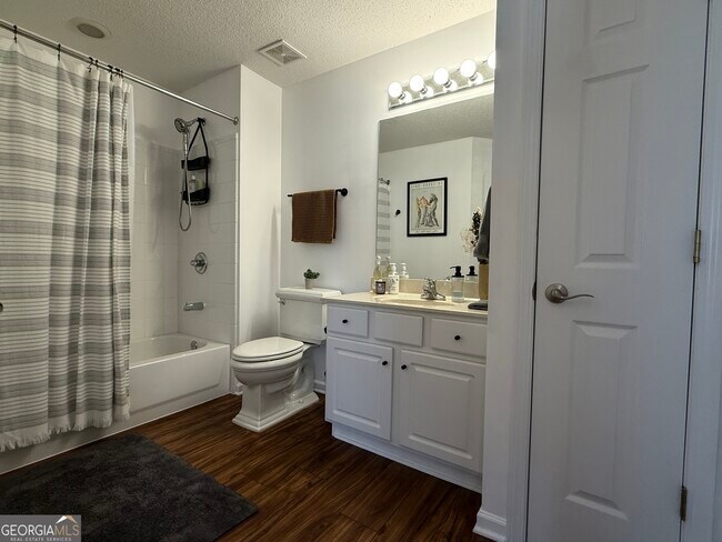 Building Photo - 3050 Orchard Ridge Cir